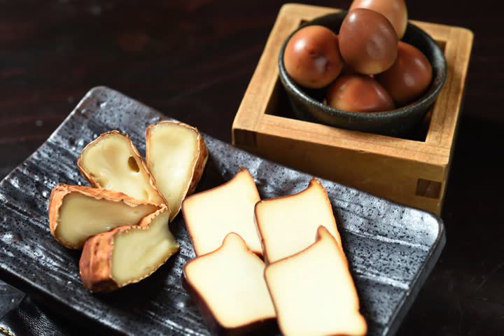 スモークチーズとうずらの薫製