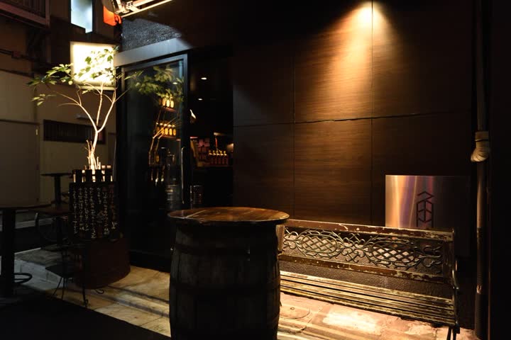 夜の外観