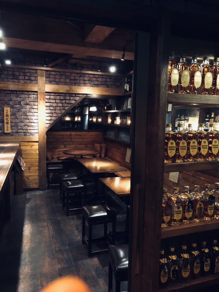 レンガと木の店内
